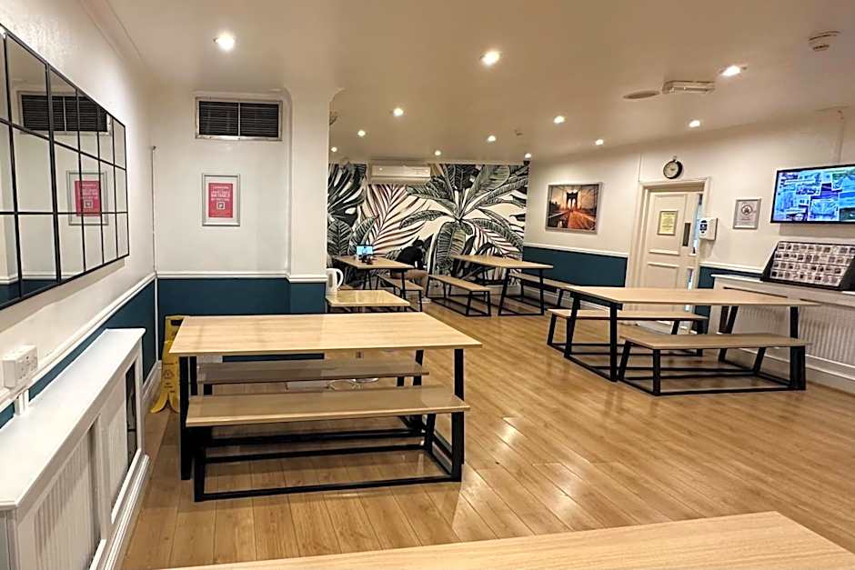 Smart Hyde Park View Hostel