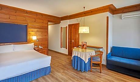 Triple Room with Spa Access - 2 Adults and 1 Child