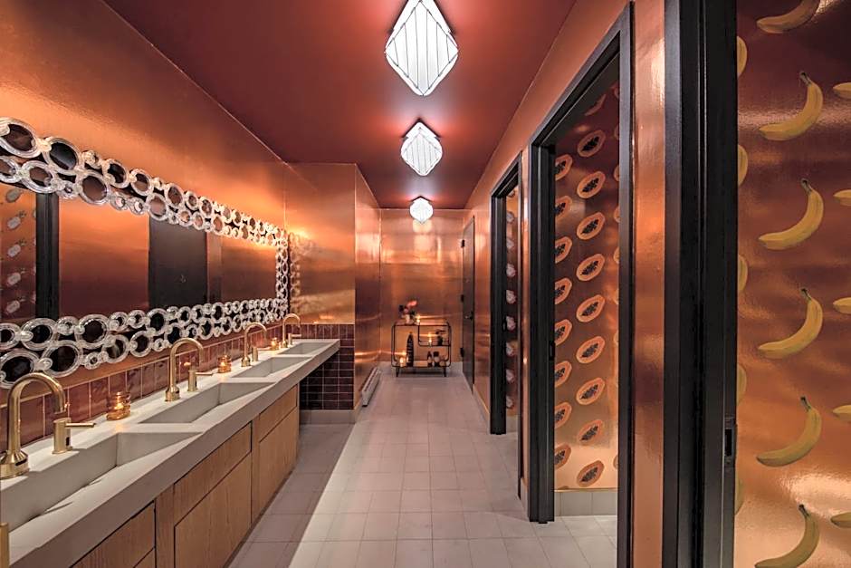 Moxy Brooklyn Williamsburg