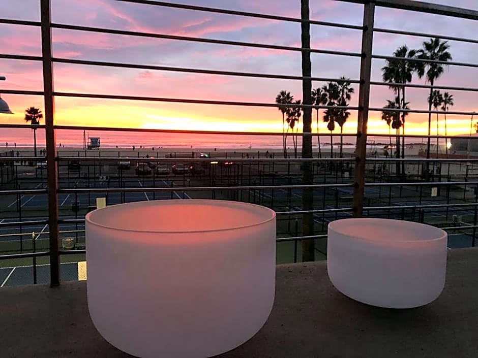 Ocean Front Vortex Female Hostel private rooms Free bikes