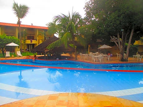 RESORT SOLAR PIPA CASA na frente da pisina