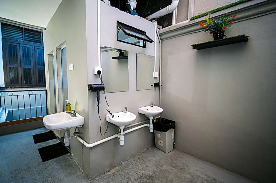 Swing & Pillows @ 87 Chulia St, Georgetown Penang