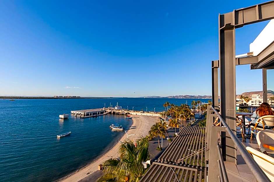 Seven Crown La Paz Malecon
