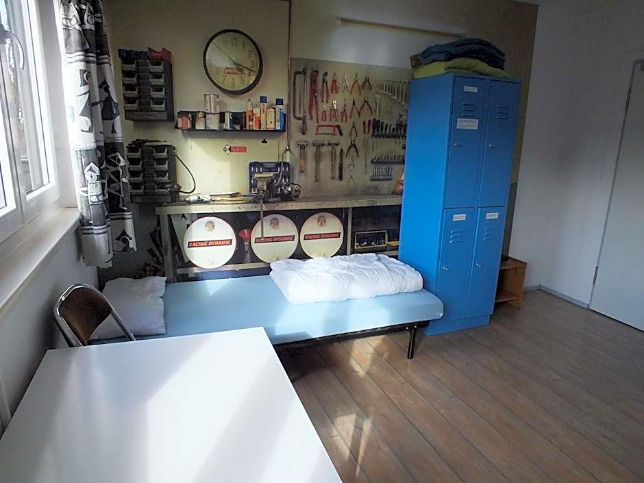 Max Hostel