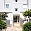 Casa Virginia Elegant One-Bedroom Apartment Near the Beach