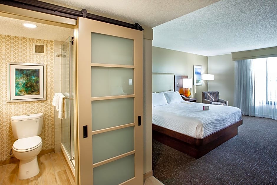 Crowne Plaza Hotel Fort Myers at Bell Tower Shops, an IHG Hotel