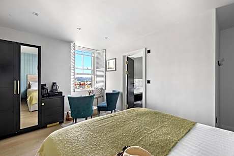 Leader Suite - Sea View - Free Wi-Fi