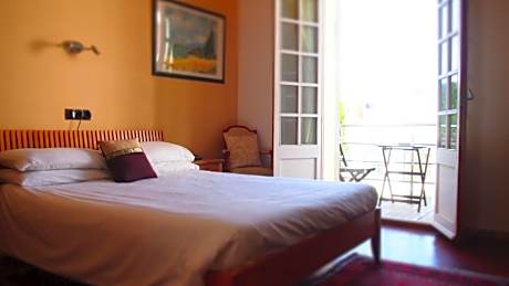 Double or Twin Room with Balcony and Garden View