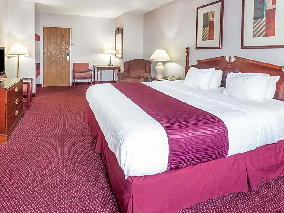 Days Inn by Wyndham Tiffin
