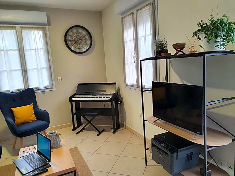 LA MARINA-Center-Parking-StationtoParis