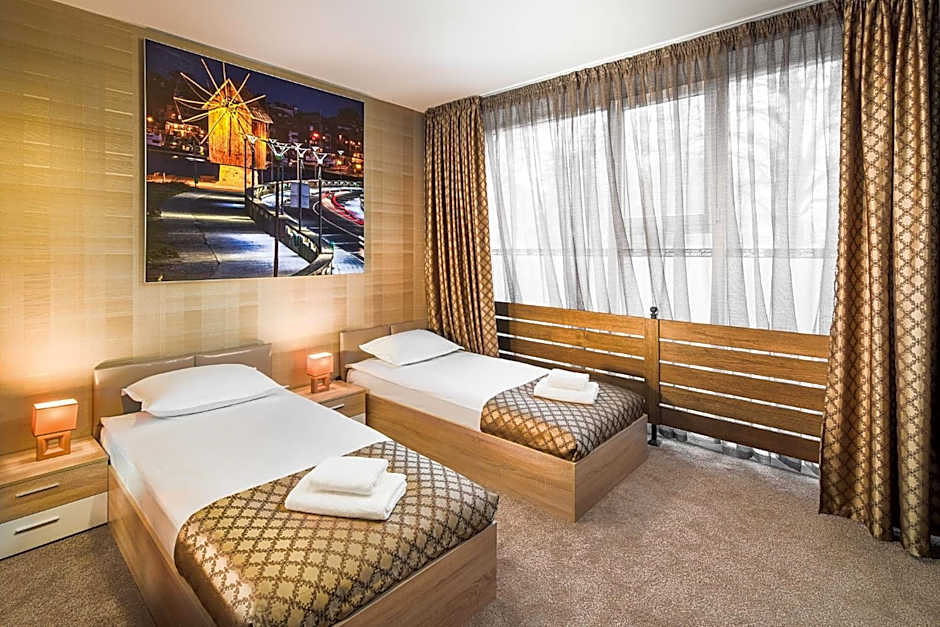 Central Point Boutique Hotel