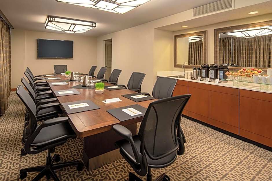 DoubleTree Suites by Hilton Hotel Seattle Airport - Southcenter