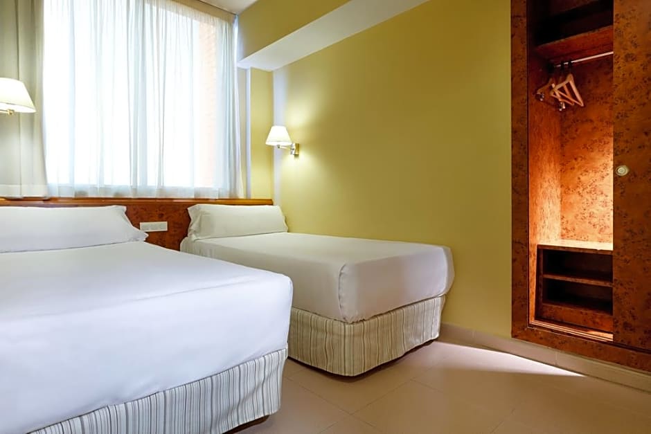 Hesperia Sant Joan Suites