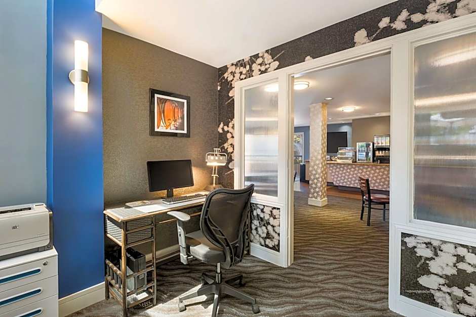 SureStay Plus Hotel by Best Western Mountain View