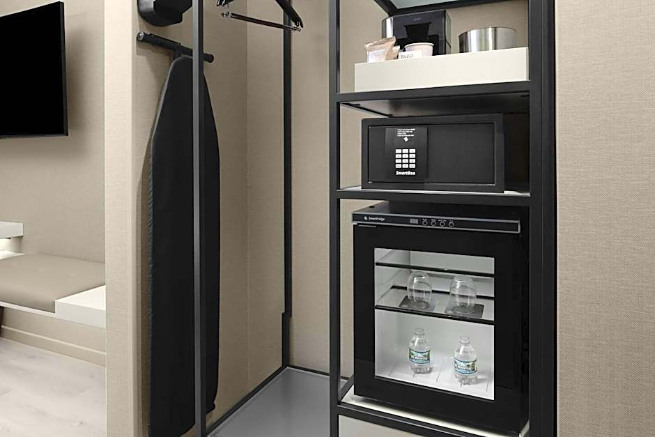 AC Hotel by Marriott St. Louis Clayton