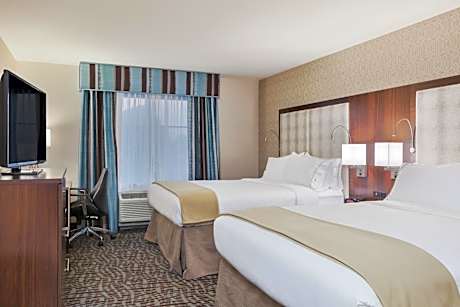 Standard Queen Room with Two Queen Beds