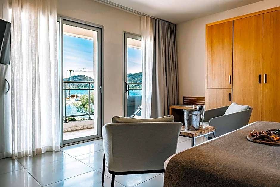 Photo 1 of 4 of Comfort 1 Double Bed or 2 Beds, Sea View