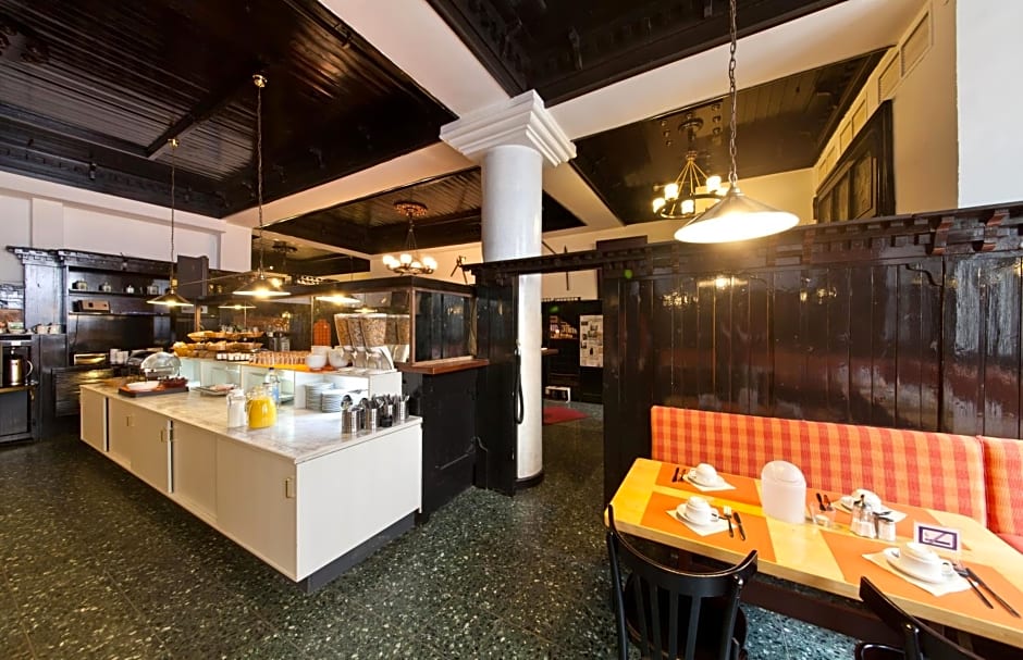 Hotel Ahl Meerkatzen Koln