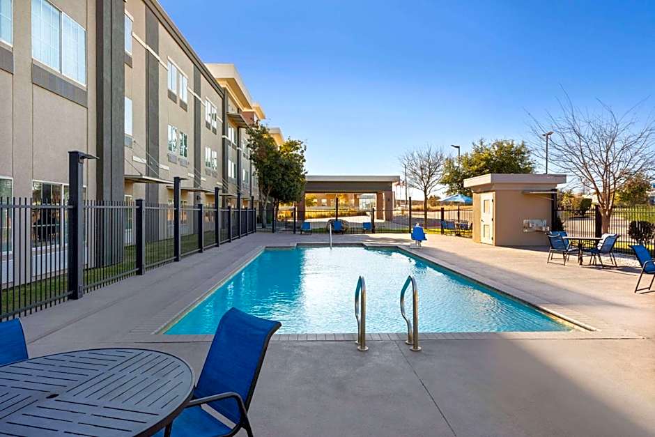 La Quinta Inn & Suites by Wyndham Austin NW/Lakeline Mall