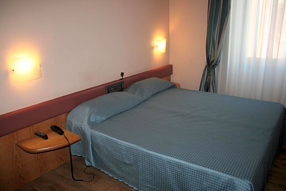 Albert Hotel