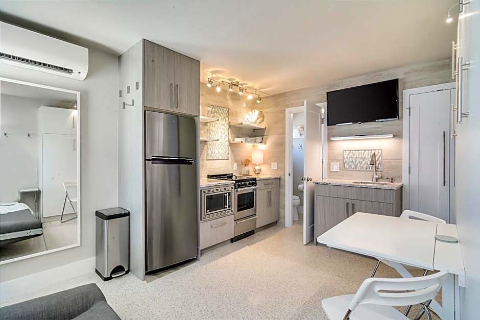 Boutique Vacation Rental Complex At Beach