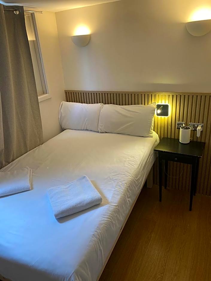 Exhibition Court Hotel 4