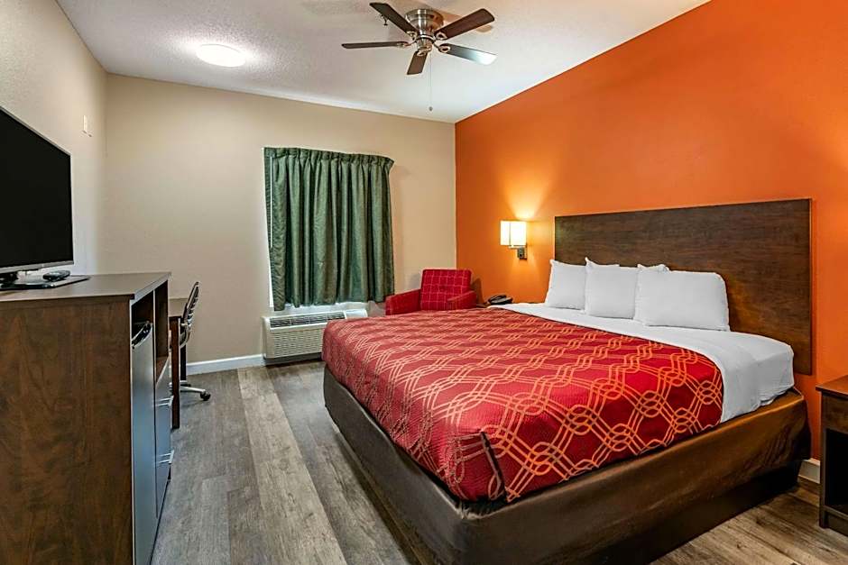Econo Lodge Inn & Suites Granite City