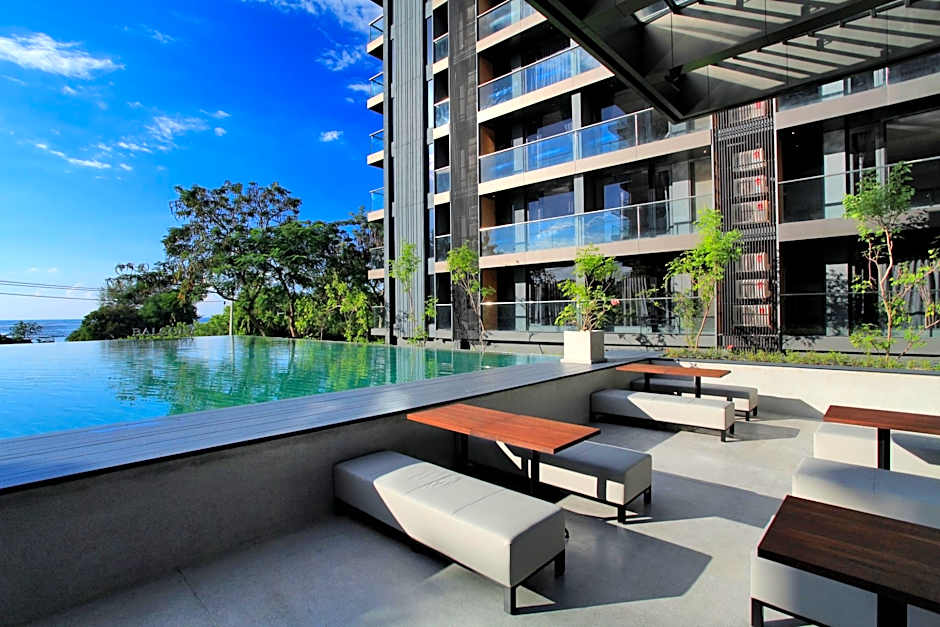 Balcony Seaside Sriracha Hotel & Serviced Apartments