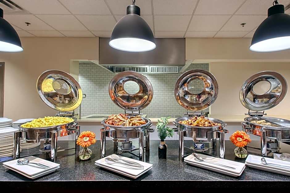 Holiday Inn & Suites Atlanta Airport North By IHG
