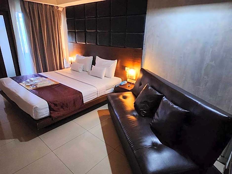 Collection O The Bangkok Cha Cha Suite