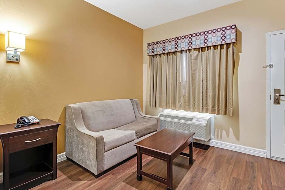 Americas Best Value Inn Houston at FM 529