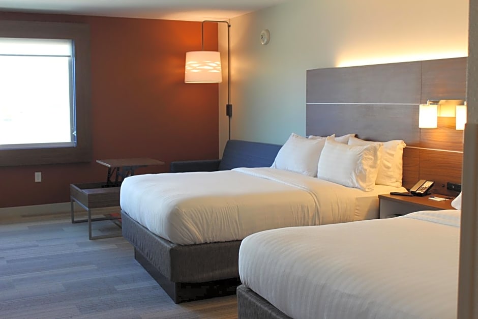 Holiday Inn Express & Suites Omaha - Millard Area, an IHG Hotel