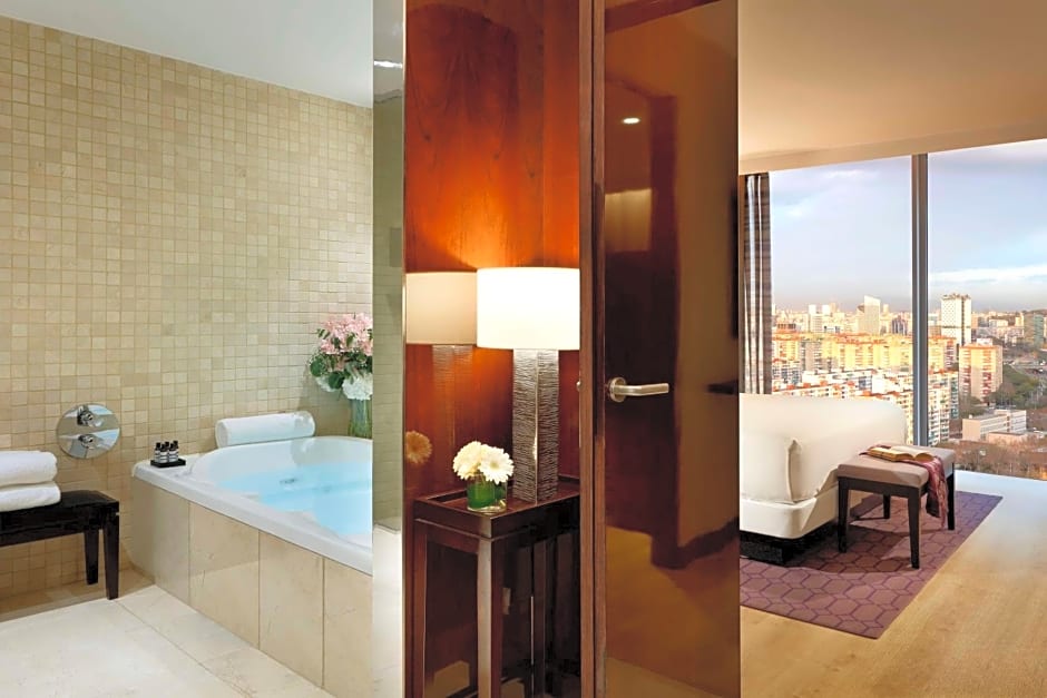Hyatt Regency Barcelona Tower
