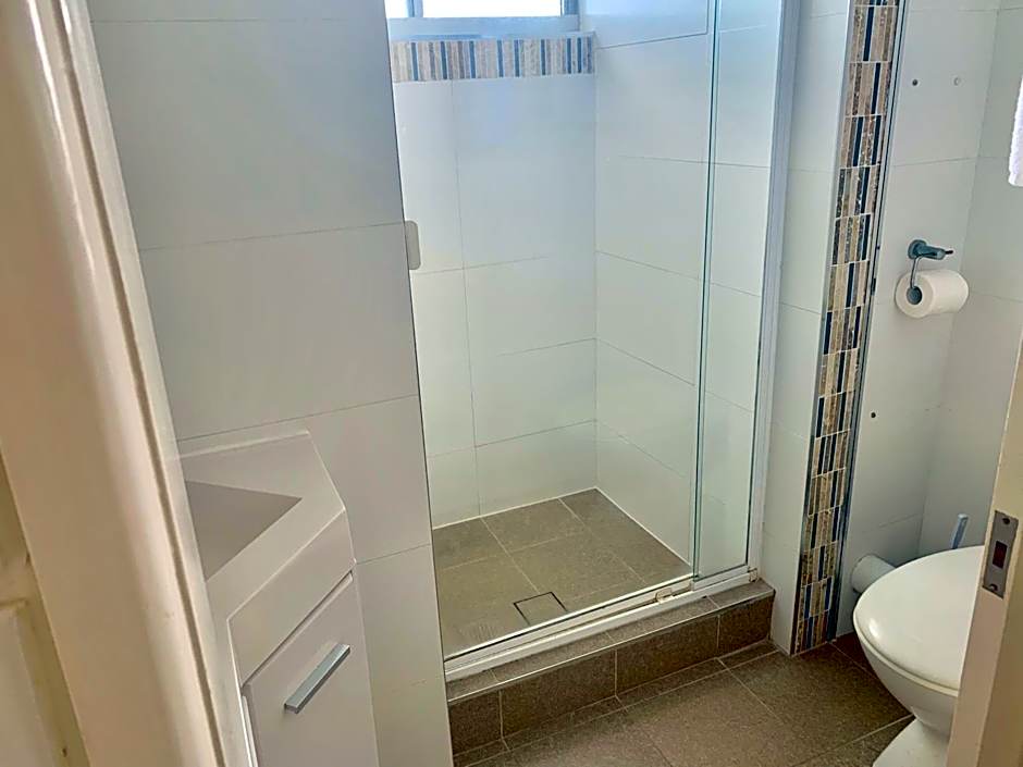 Rainbow Commodore Coolangatta