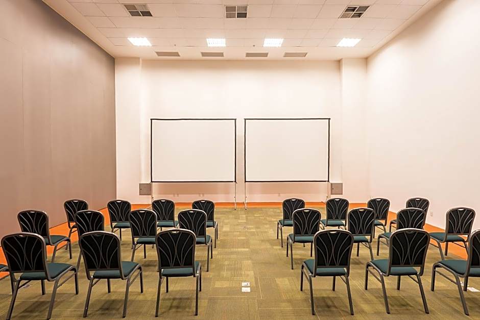 Americas Barra Hotel