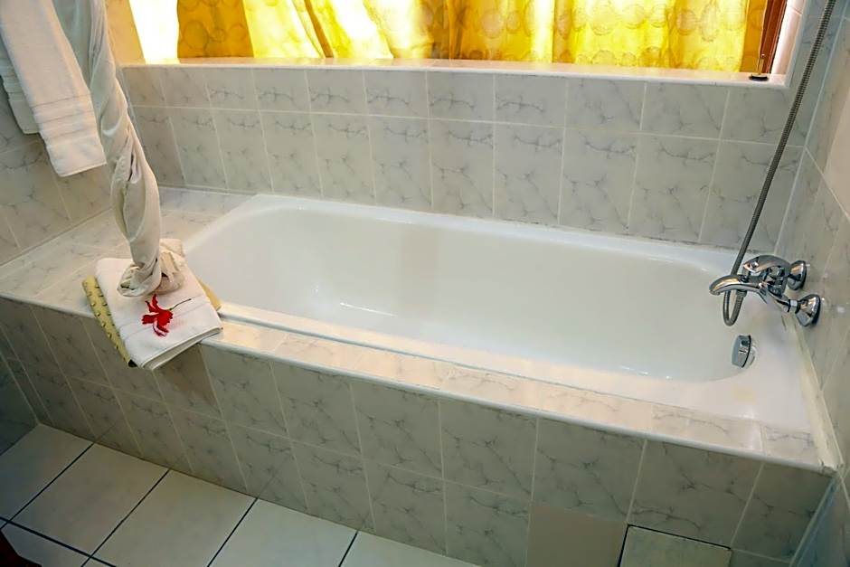 Coconut Grove Regency Hotel