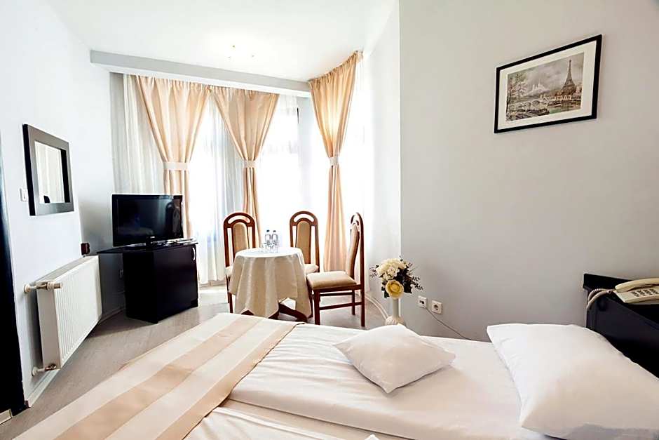 Astoria Hotel & Restaurant