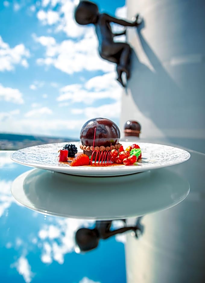 SKY SUITE HOTEL