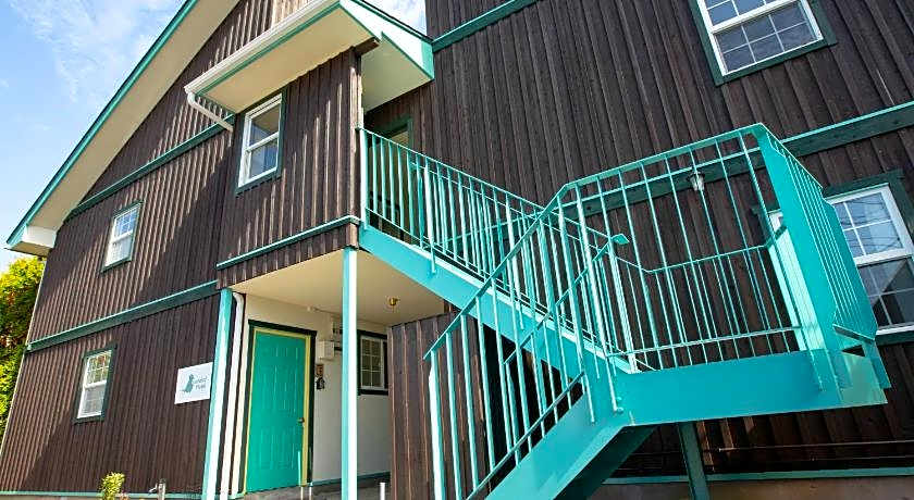 Bluebird Hotel