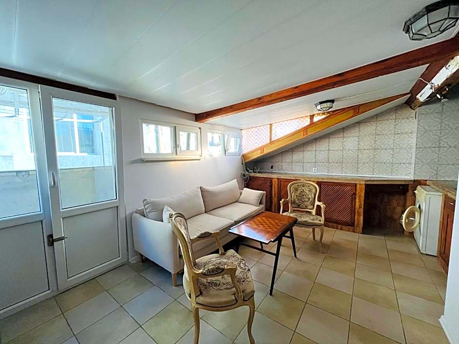 Beehive Hotel and CoWorking