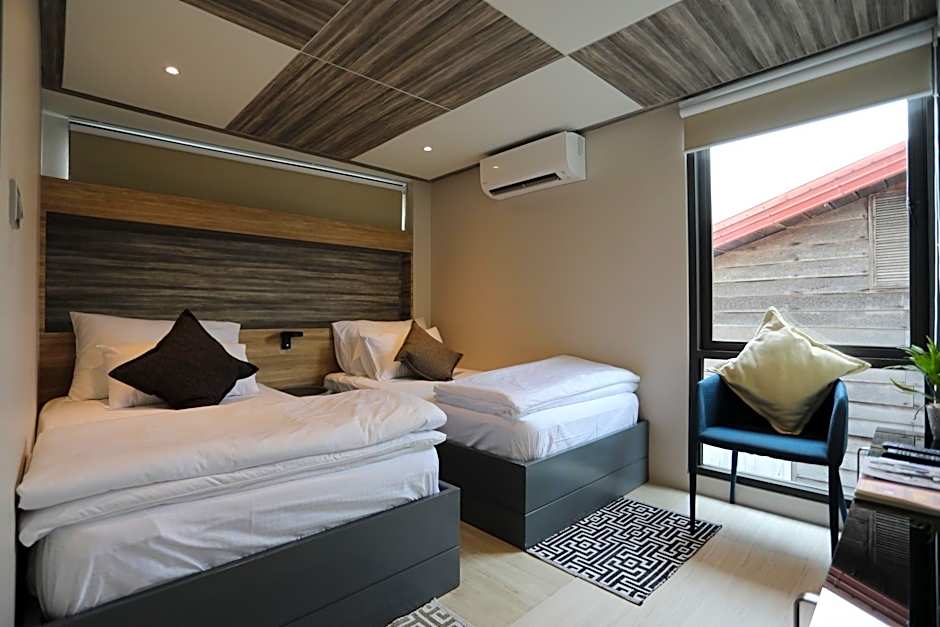 The River House Chiangkhan Hotel