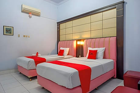 RedDoorz Plus Syariah near Stasiun Pekalongan 2