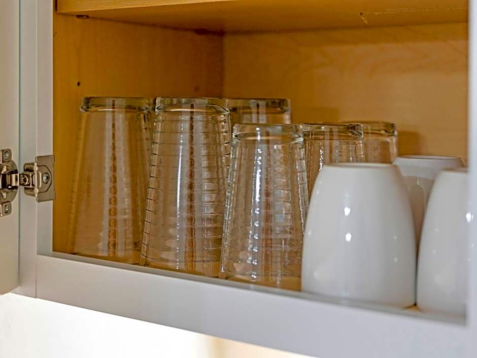 Charming Beach Studio With Pool & Sauna