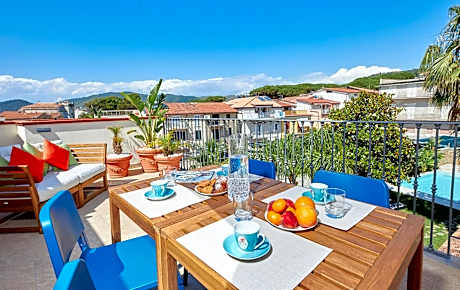 Double Room with Pool View