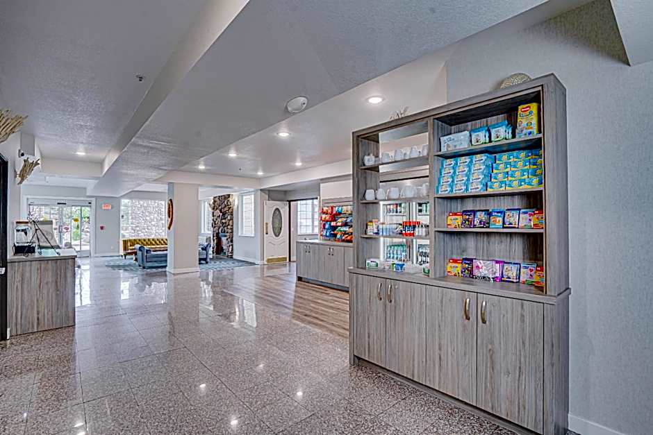 The Ashley Inn & Suites