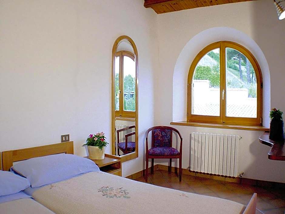Apartment in Montelparo with Pool