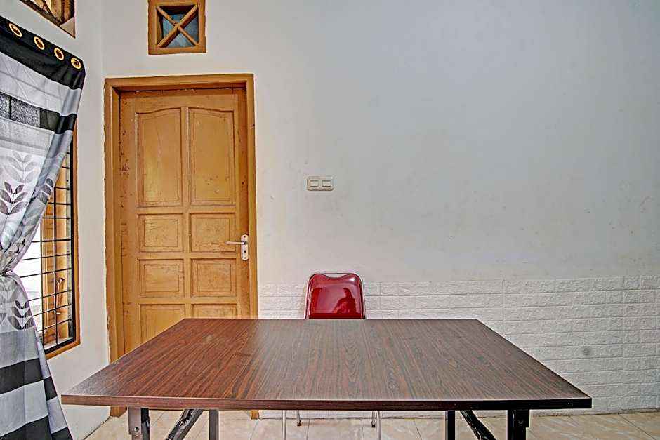 Hotel O Penginapan Puti SyariahNearBandara Sultan Syarif Kasim II