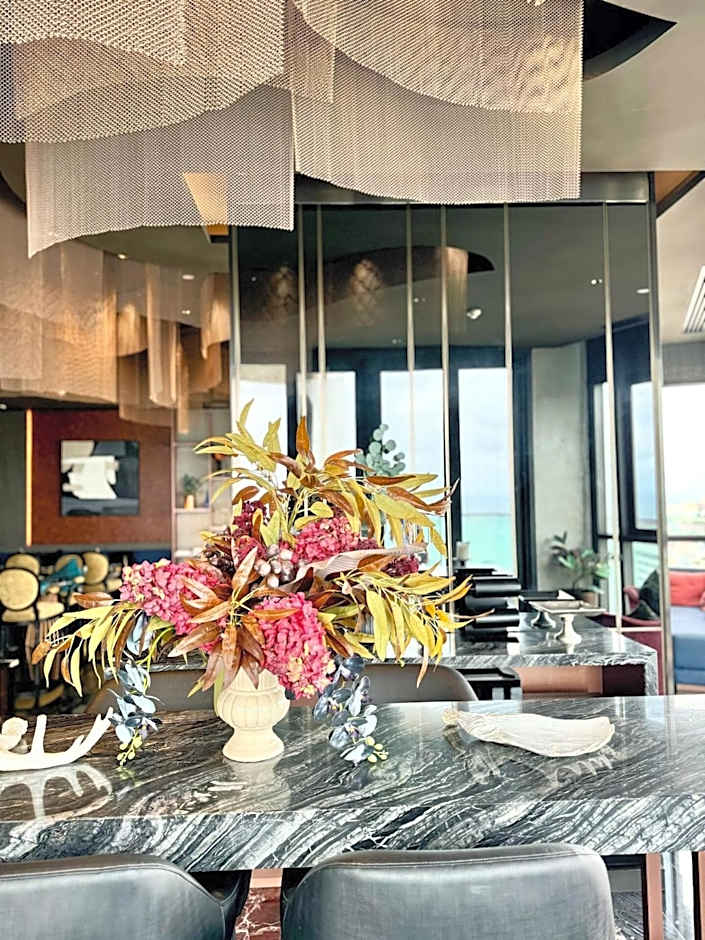 The Edge Central Pattaya เอดจ์ เซ็นทรัล พัทยากลาง