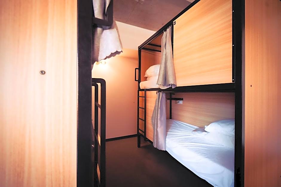 Urban Hotel The Golden Stork