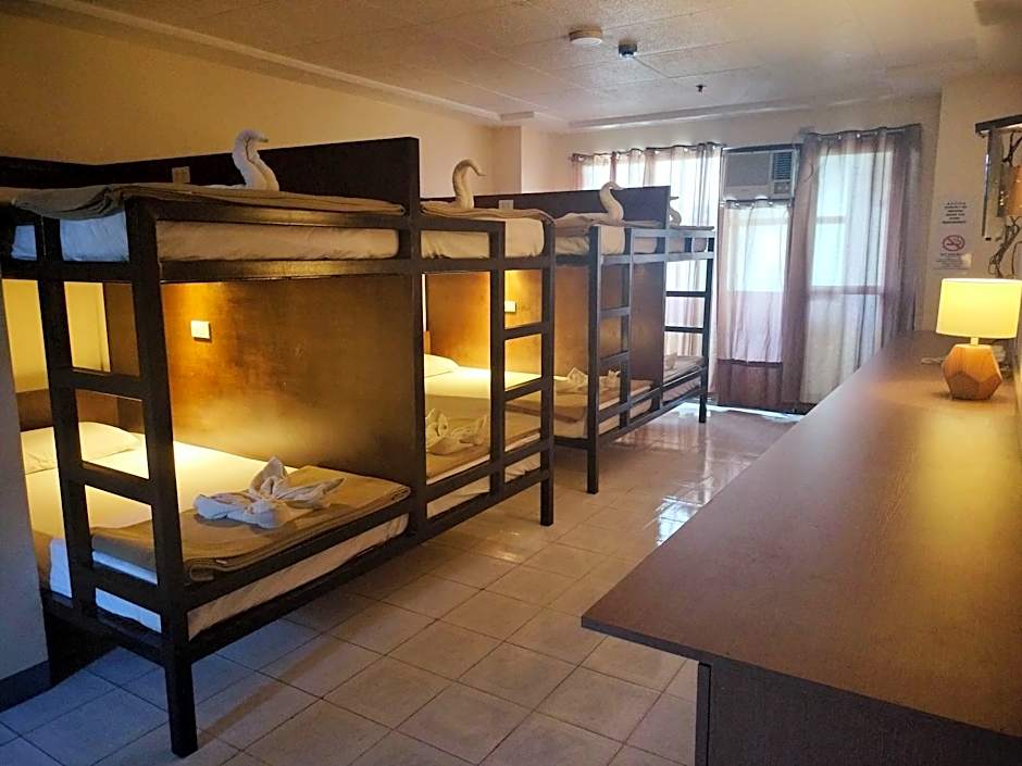 Photo 1 of 2 of 6-Bed Room